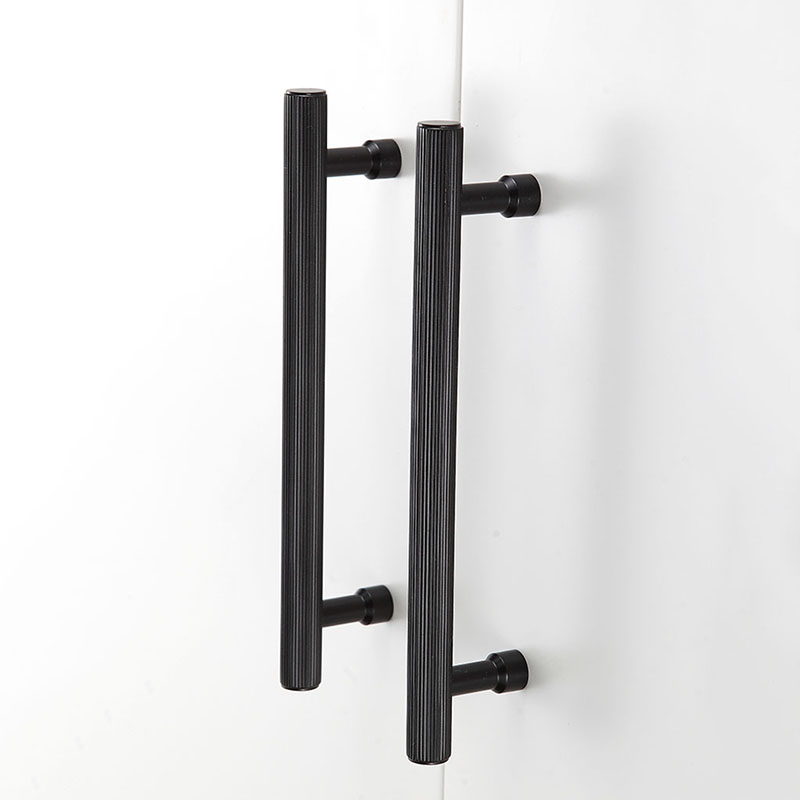 Goudkleurige, zwarte en messin - Restoration Hardware Furniture Used recensie en prijs